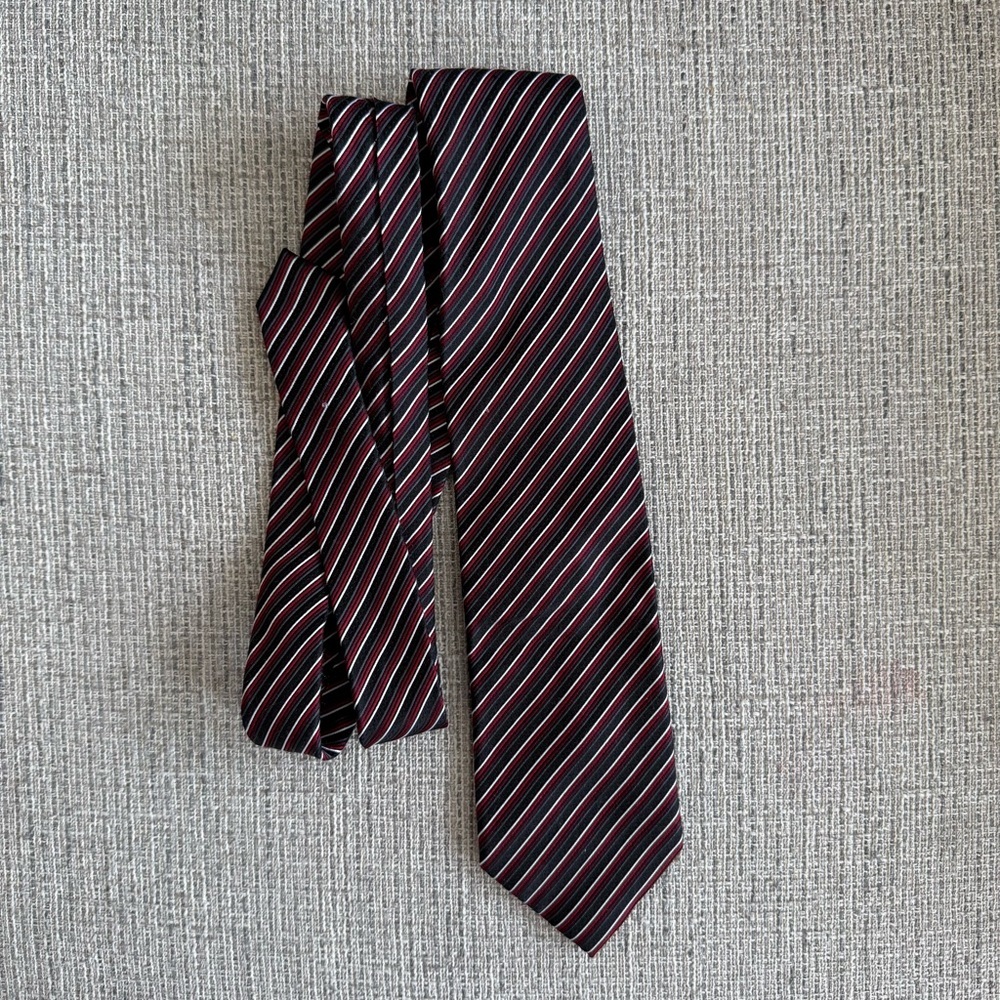 Balmain‎ Elegant Red and Black Diagonal Tie 100% silk